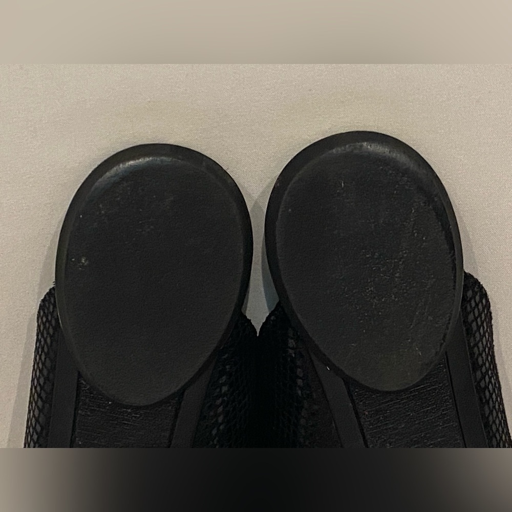 Alfani Women’s Serrise Faux Snake Skin Black Pointed
Toe Flat Mules Size 6.5M - Picture 11 of 13